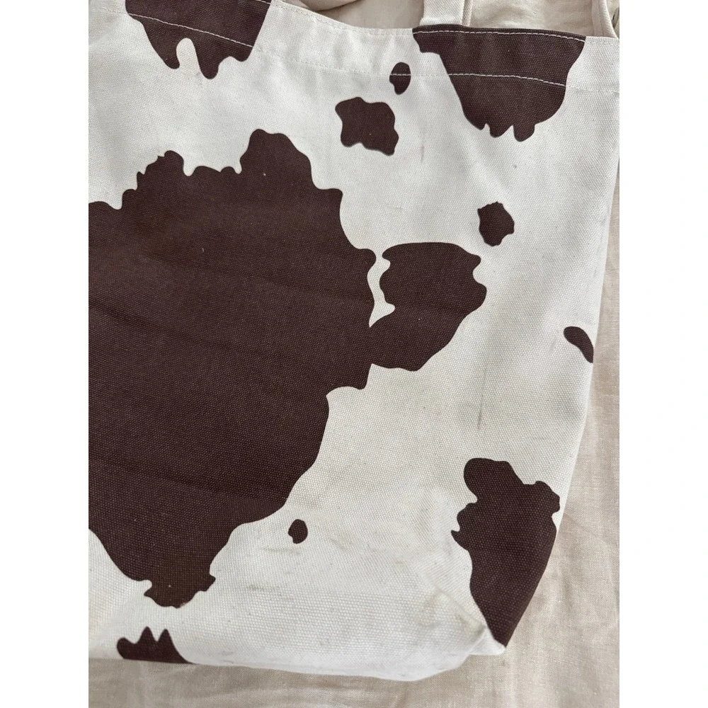 Baggu Duck Bag Canvas Tote Crossbody Cow Print with Adjustable Strap *AS IS* - Picture 2 of 9